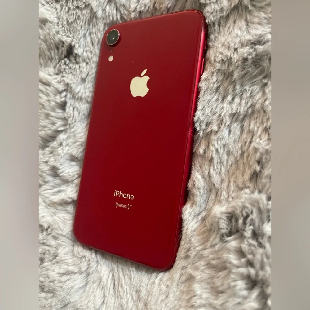 Bundle of smartphones Samsung and iPhone XR